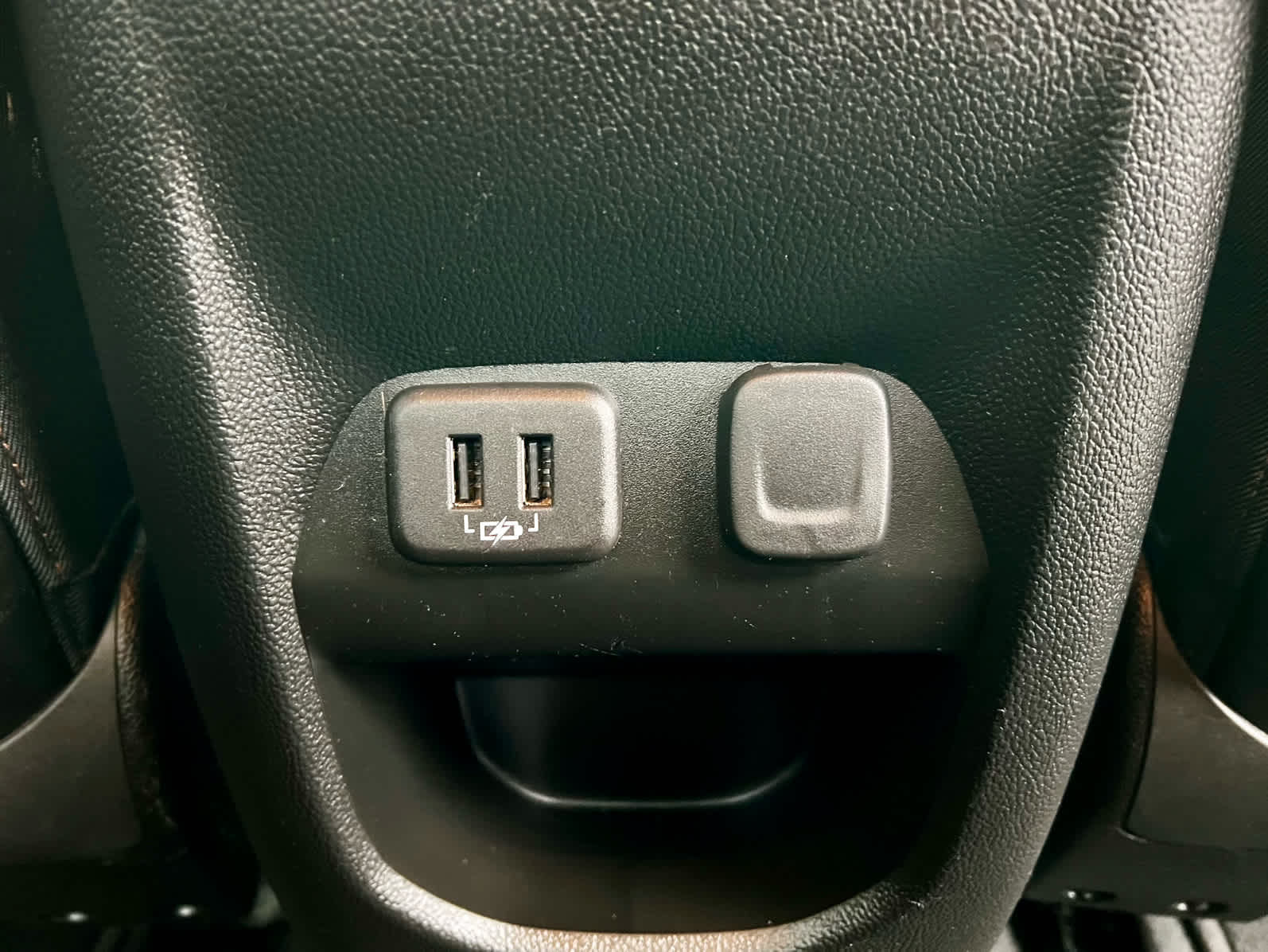 2022 GMC Canyon AT4 - Cloth