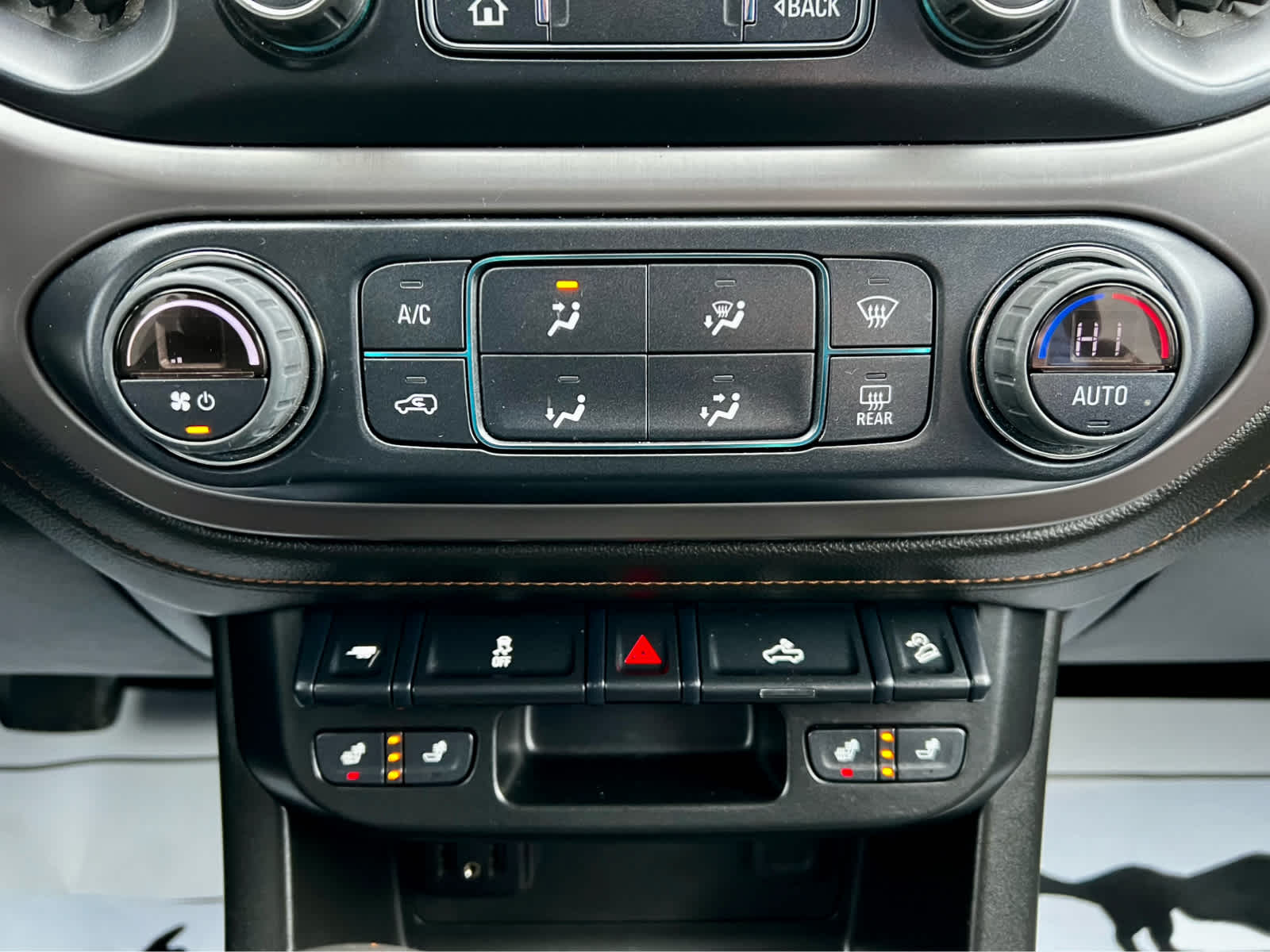 2022 GMC Canyon AT4 - Cloth