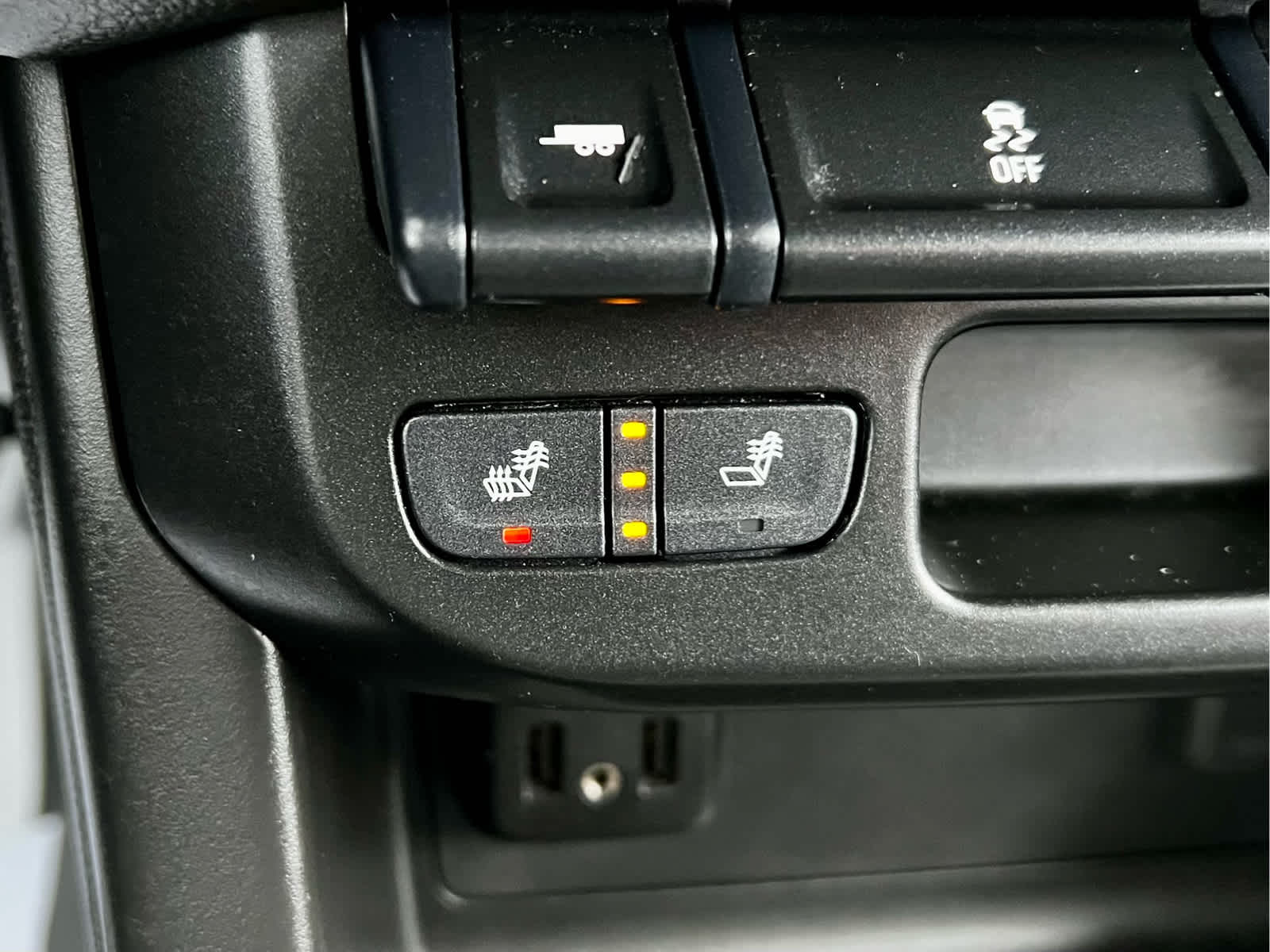 2022 GMC Canyon AT4 - Cloth