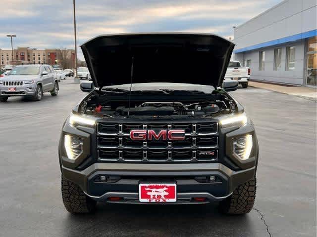 2024 GMC Canyon AT4