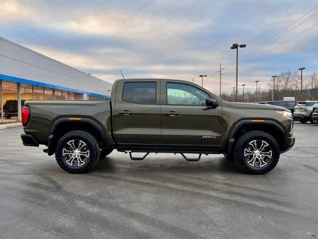 2024 GMC Canyon AT4