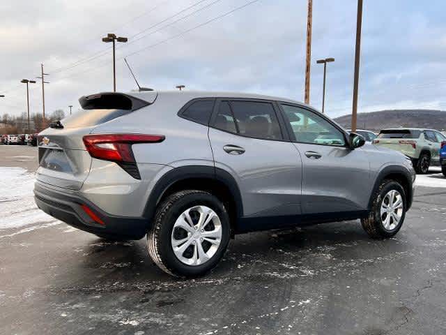 2025 Chevrolet Trax LS