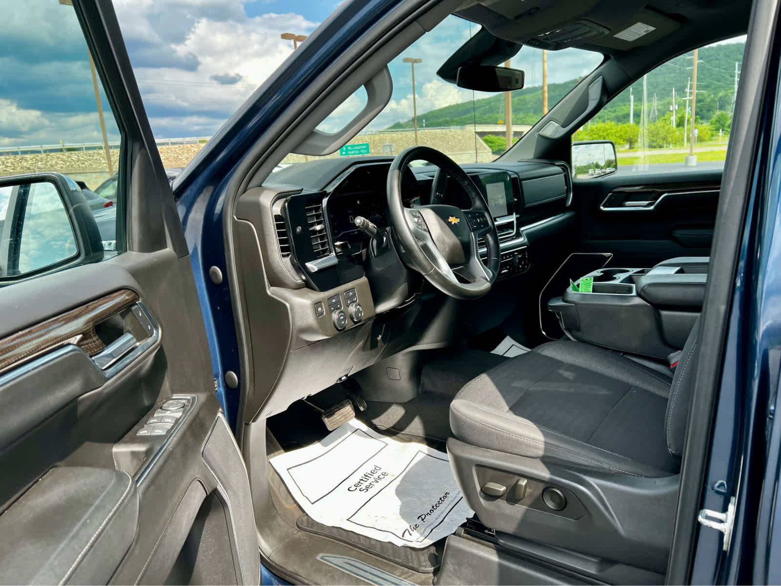 2023 Chevrolet Silverado 1500 LT (2FL)