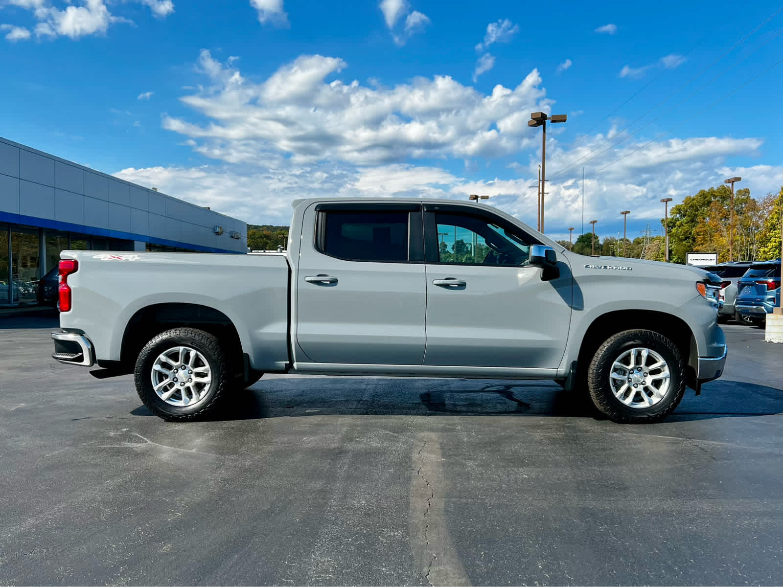 2024 Chevrolet Silverado 1500 LT (2FL)