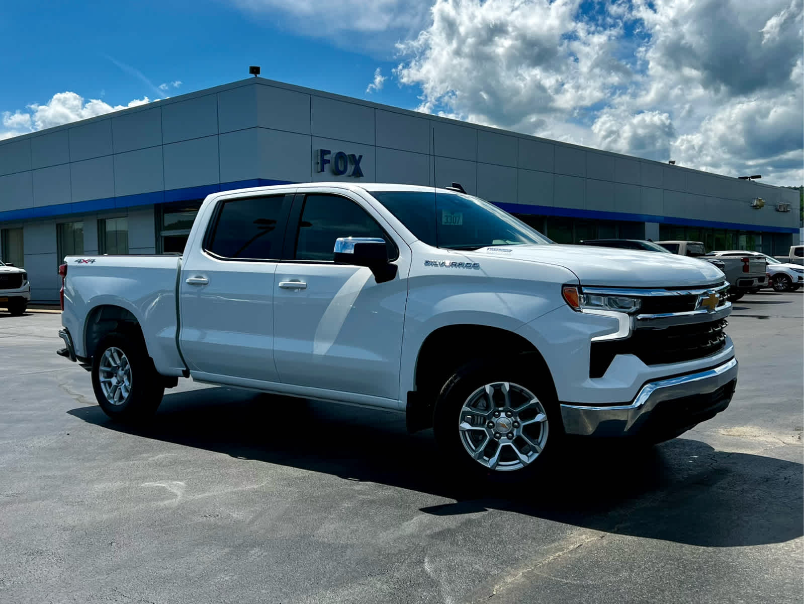 2026 Chevrolet Silverado 1500 LT (2FL)