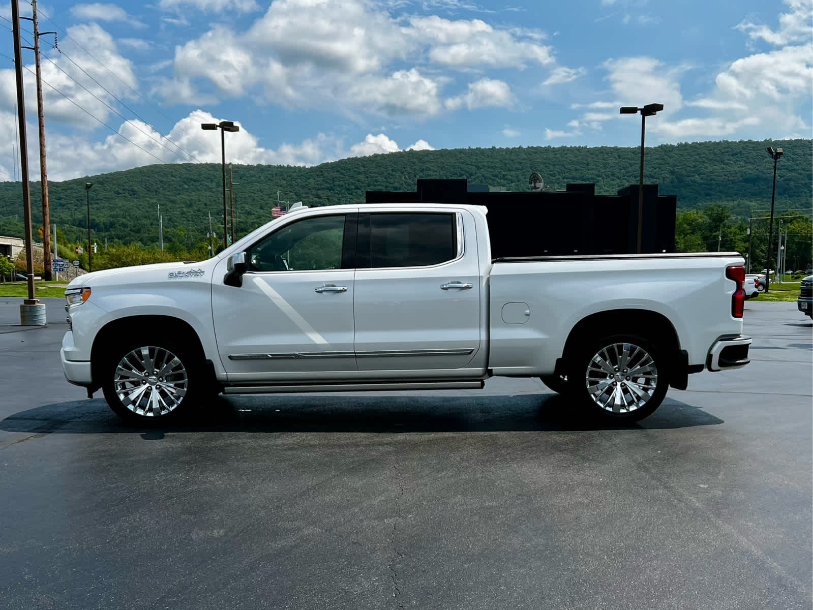 2023 Chevrolet Silverado 1500 High Country