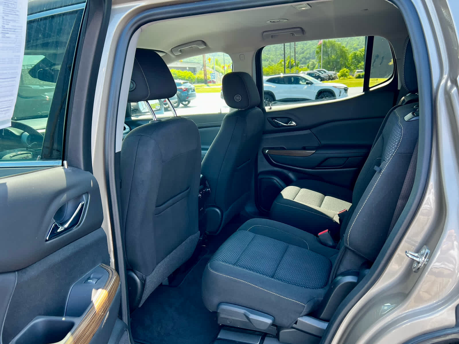 2022 GMC Acadia SLE