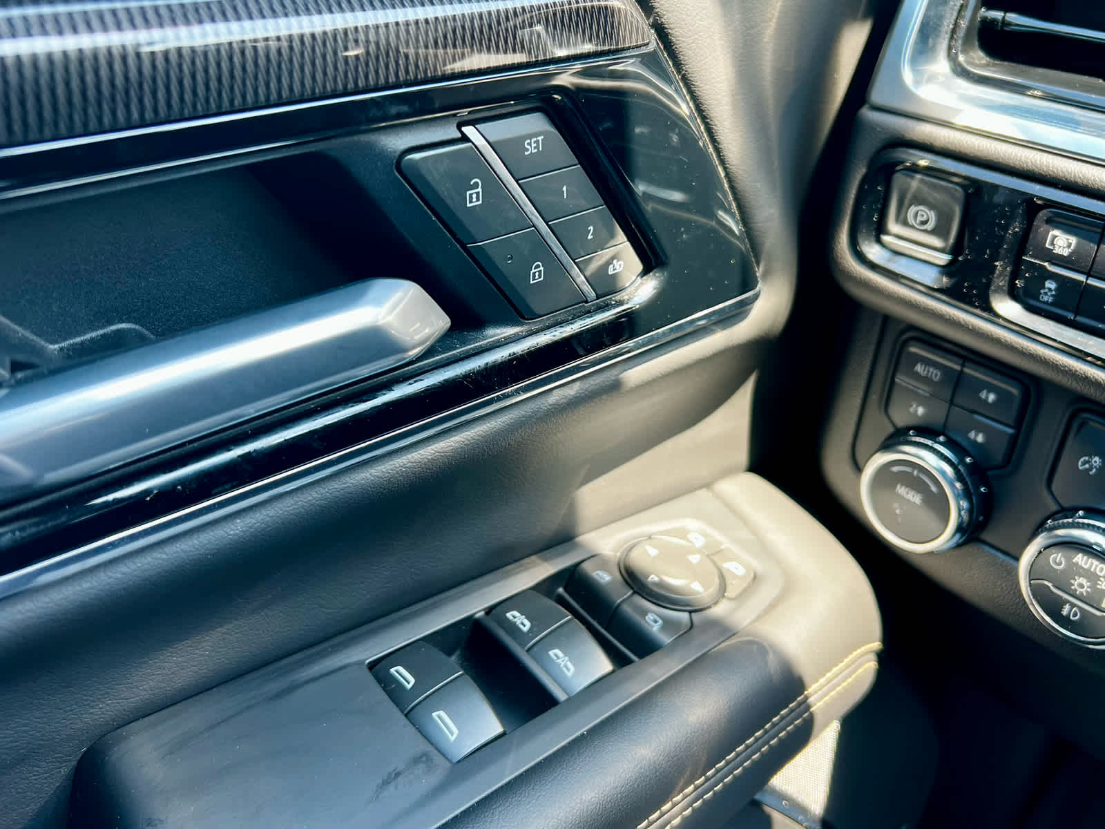 2025 GMC Yukon XL Elevation