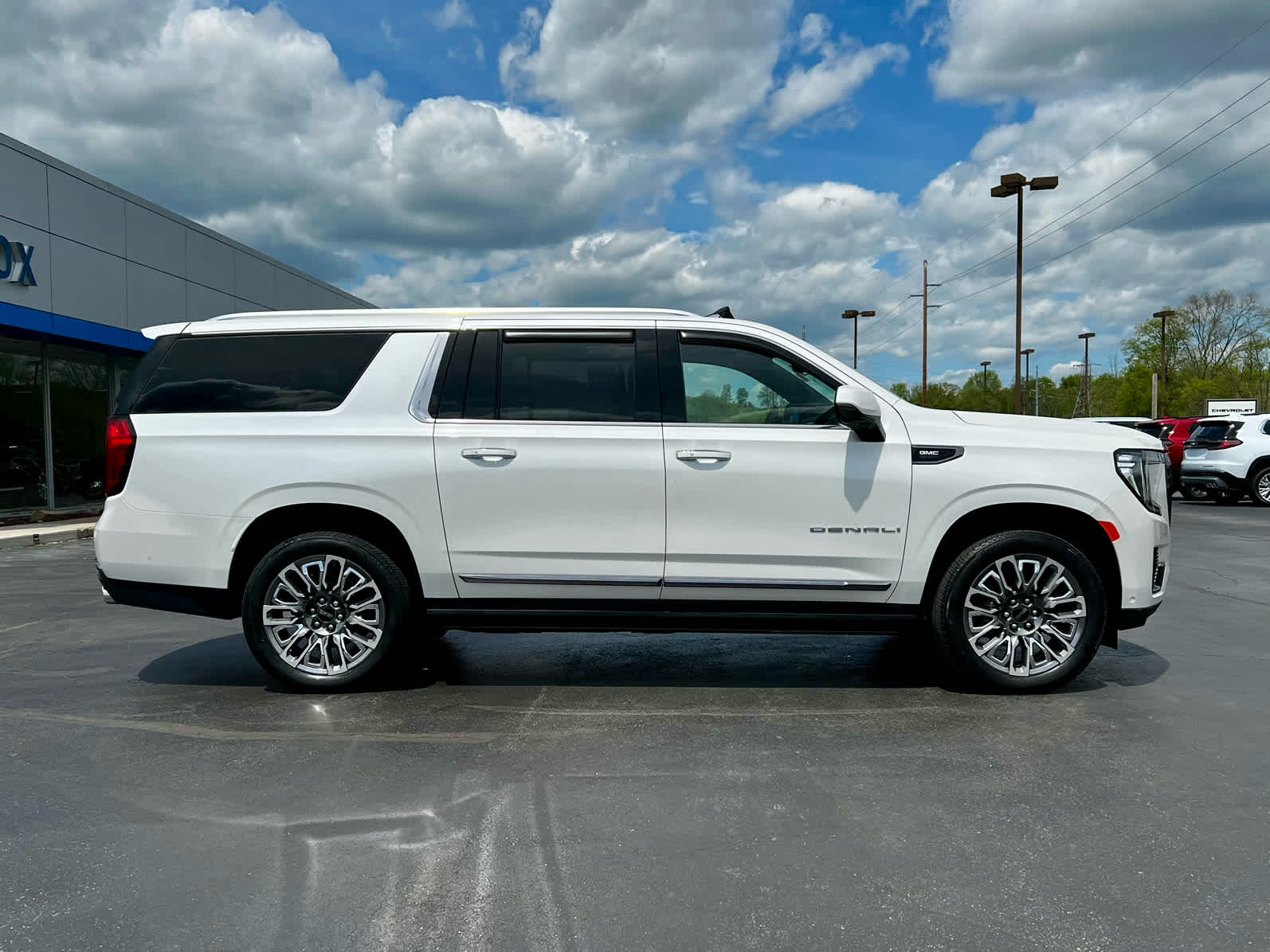 2024 GMC Yukon XL Denali Ultimate