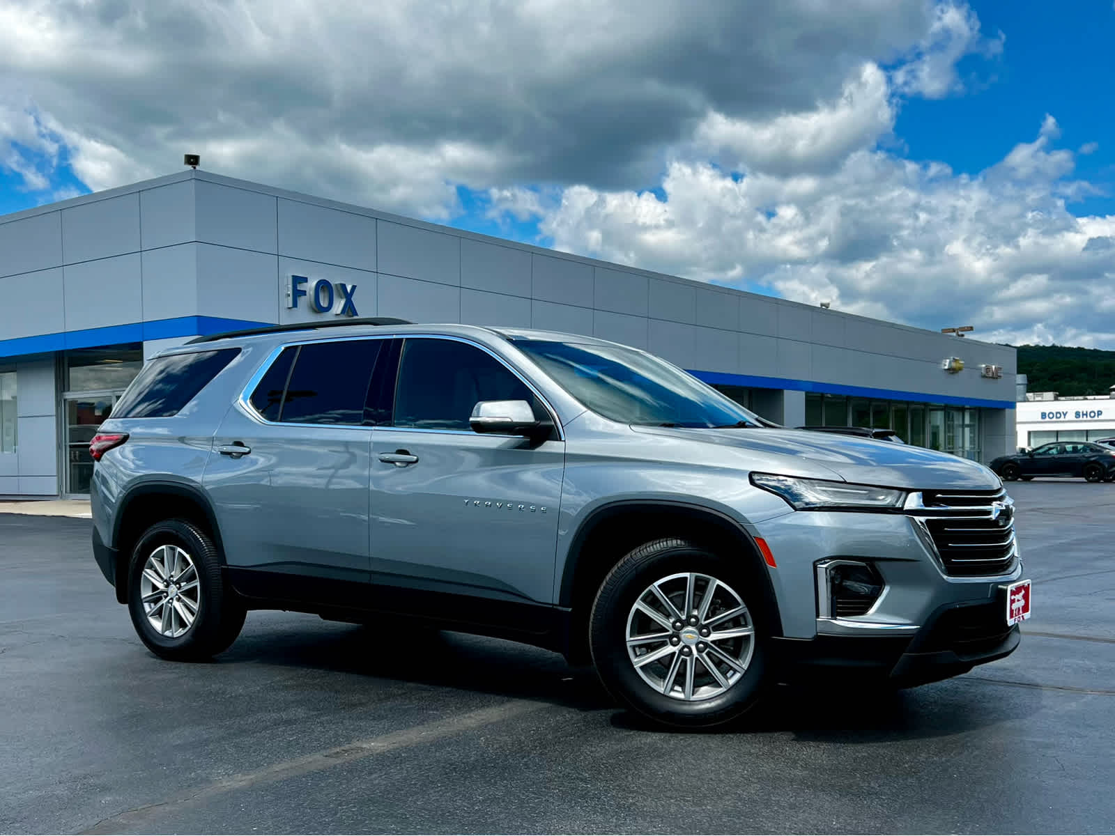 2023 Chevrolet Traverse LT Cloth