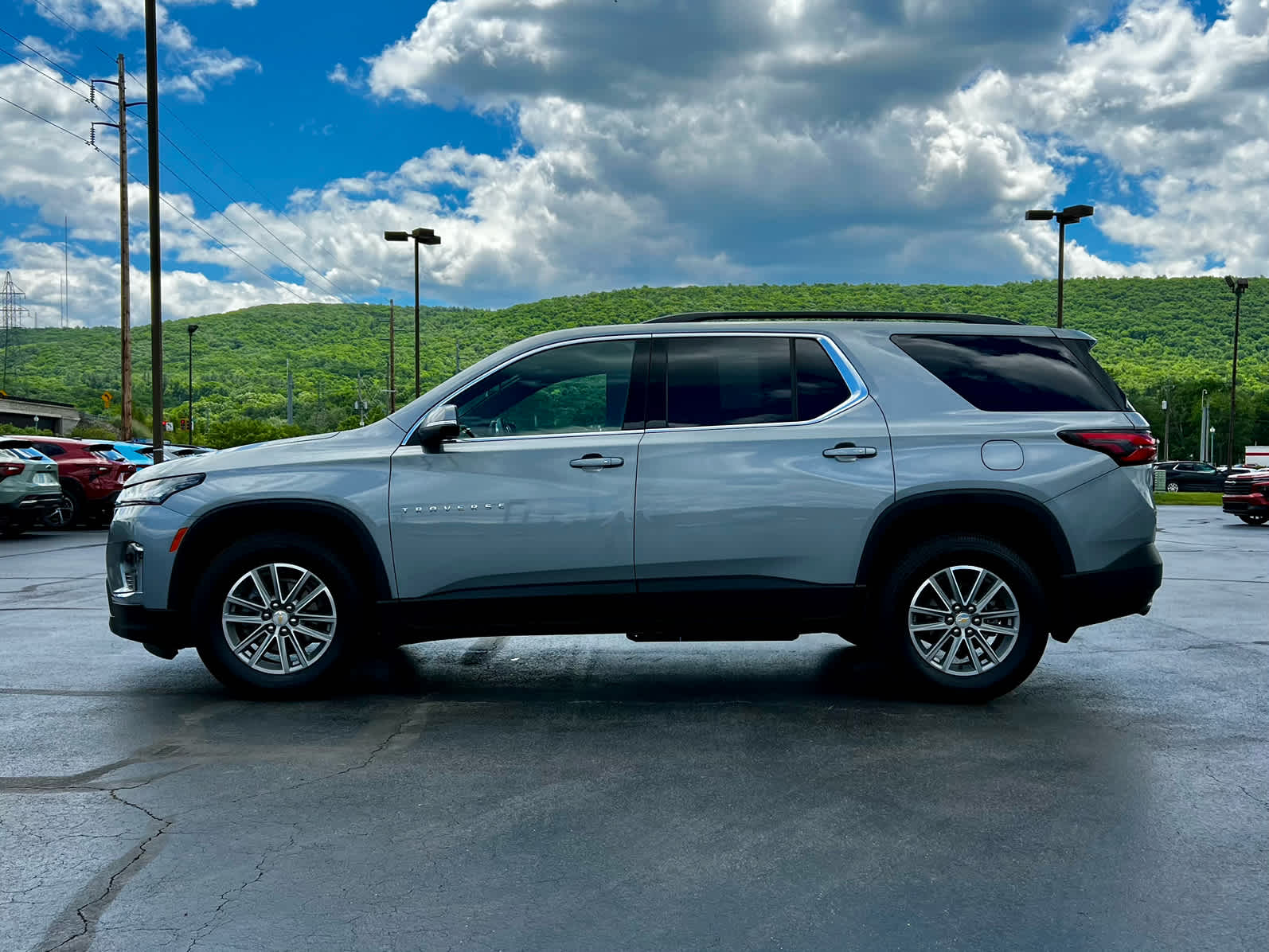 2023 Chevrolet Traverse LT Cloth