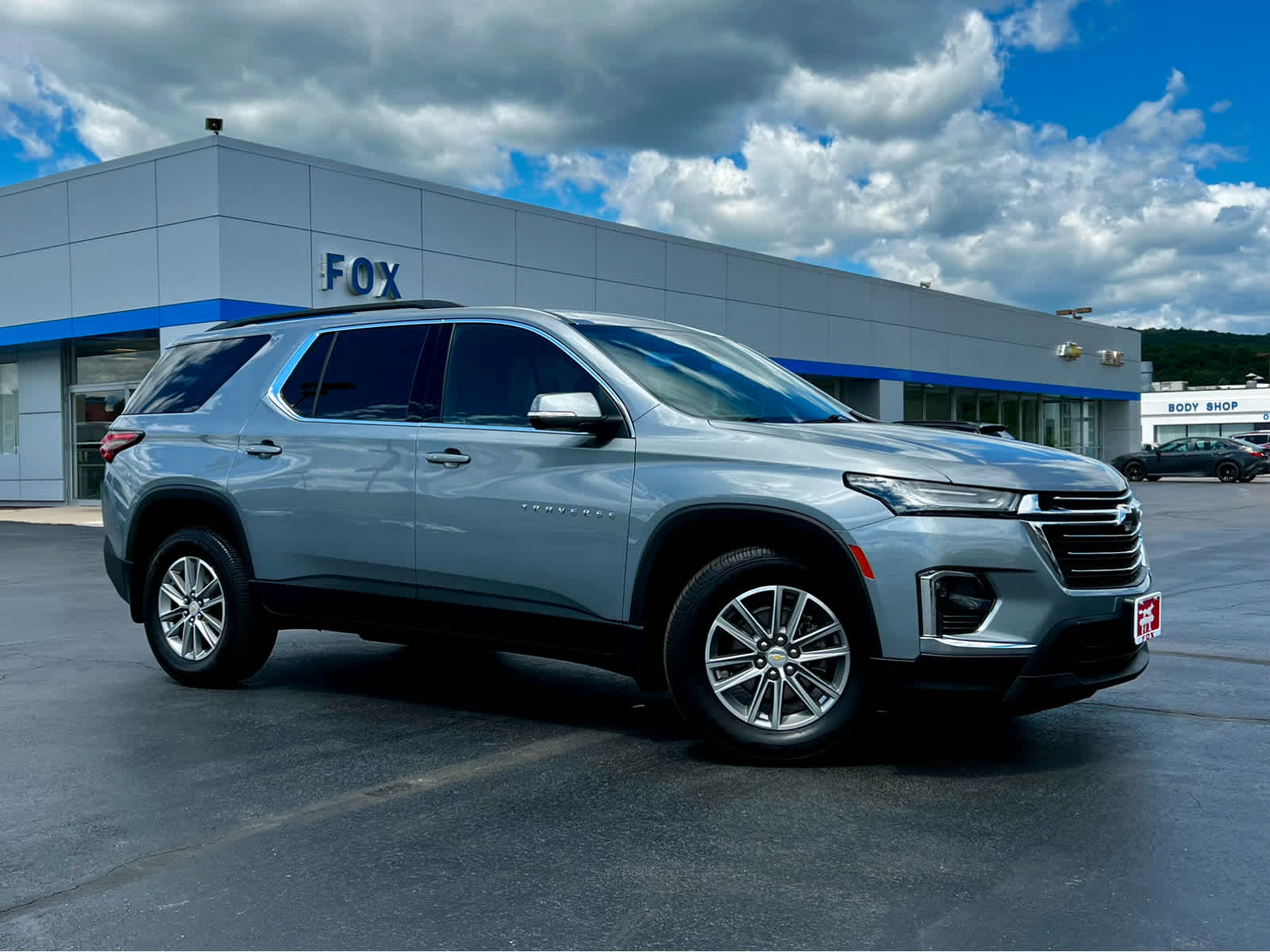 2023 Chevrolet Traverse LT Cloth
