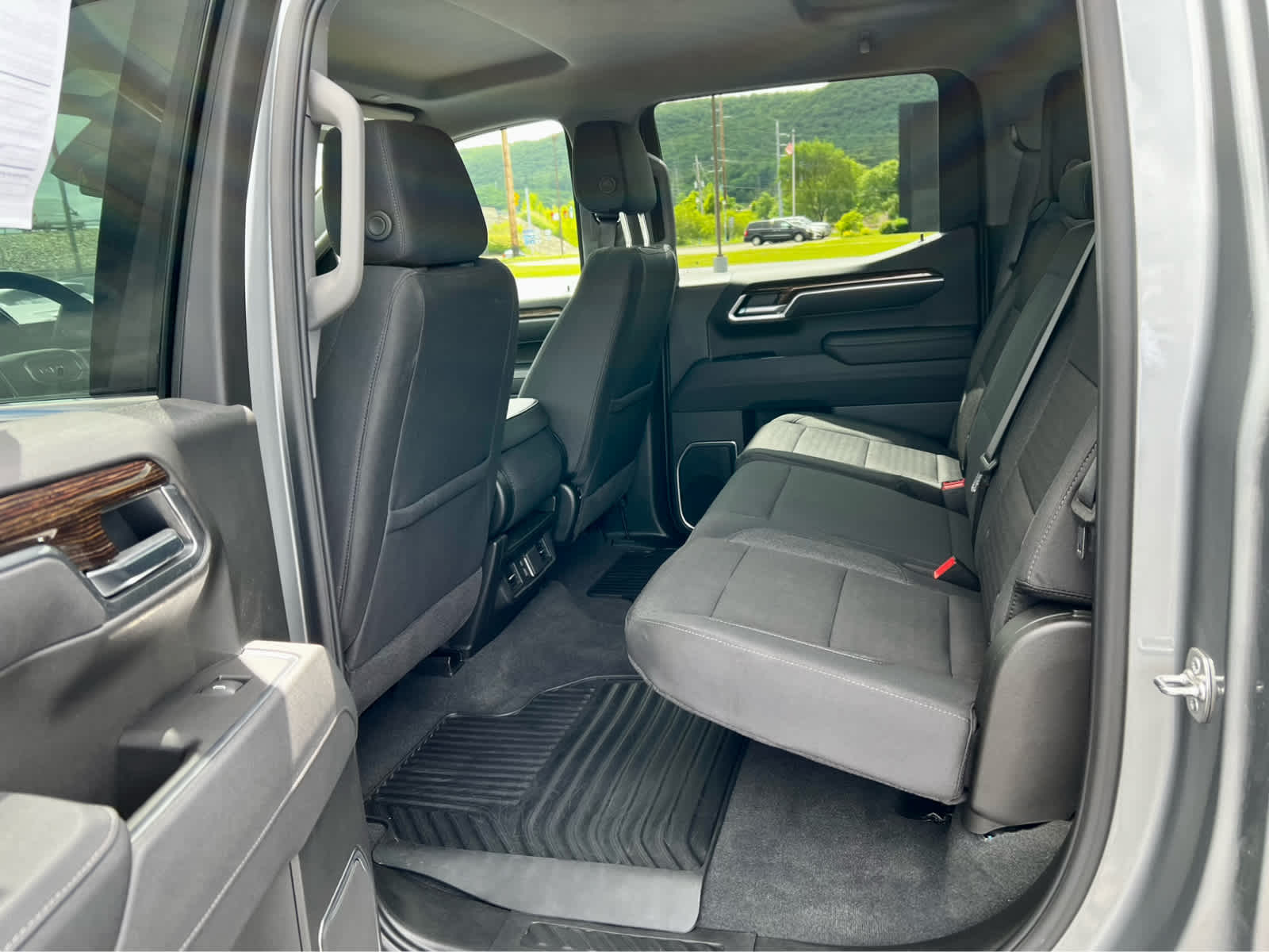 2025 GMC Sierra 1500 SLE