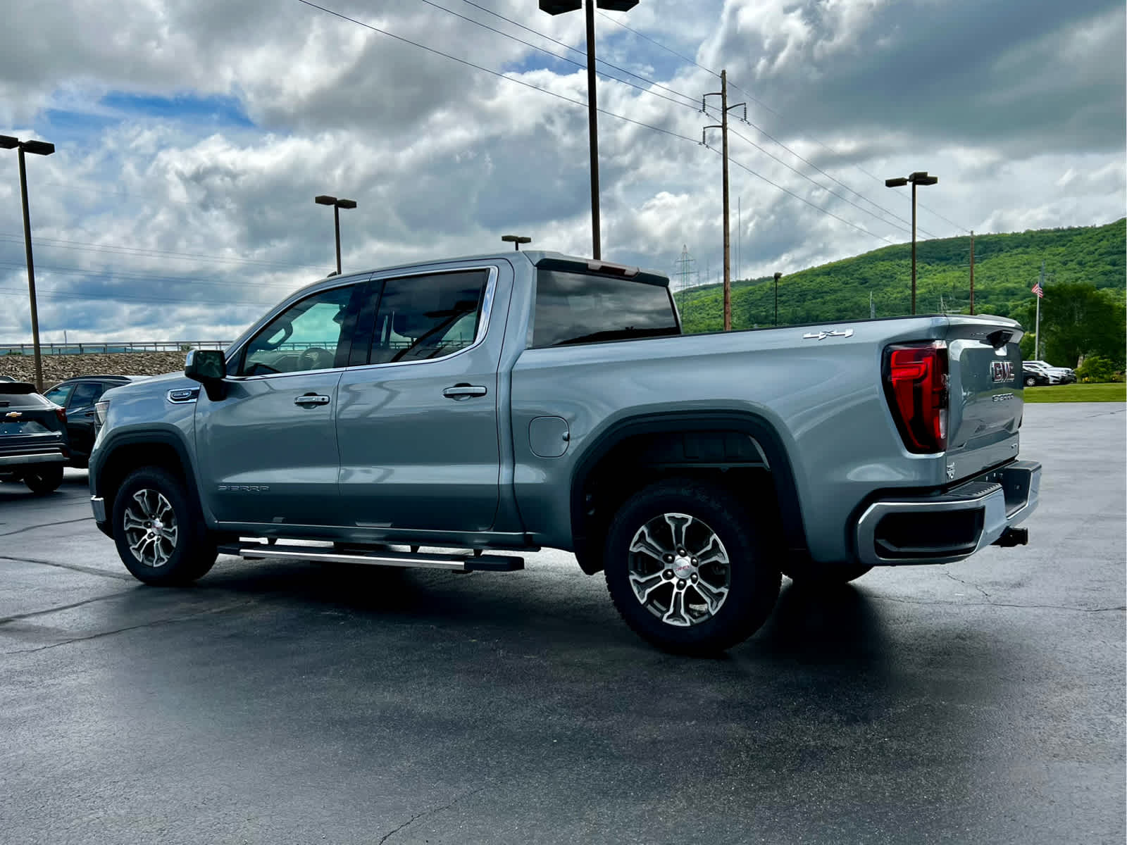 2025 GMC Sierra 1500 SLE