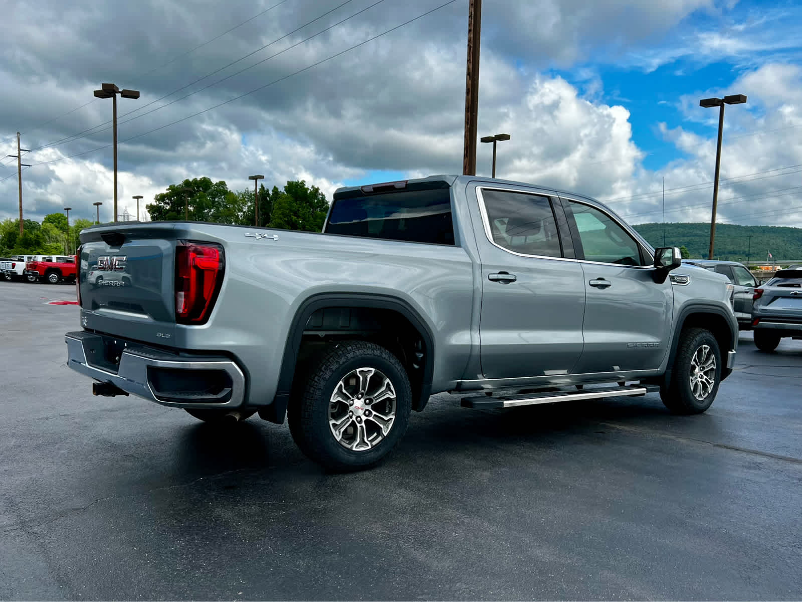 2025 GMC Sierra 1500 SLE
