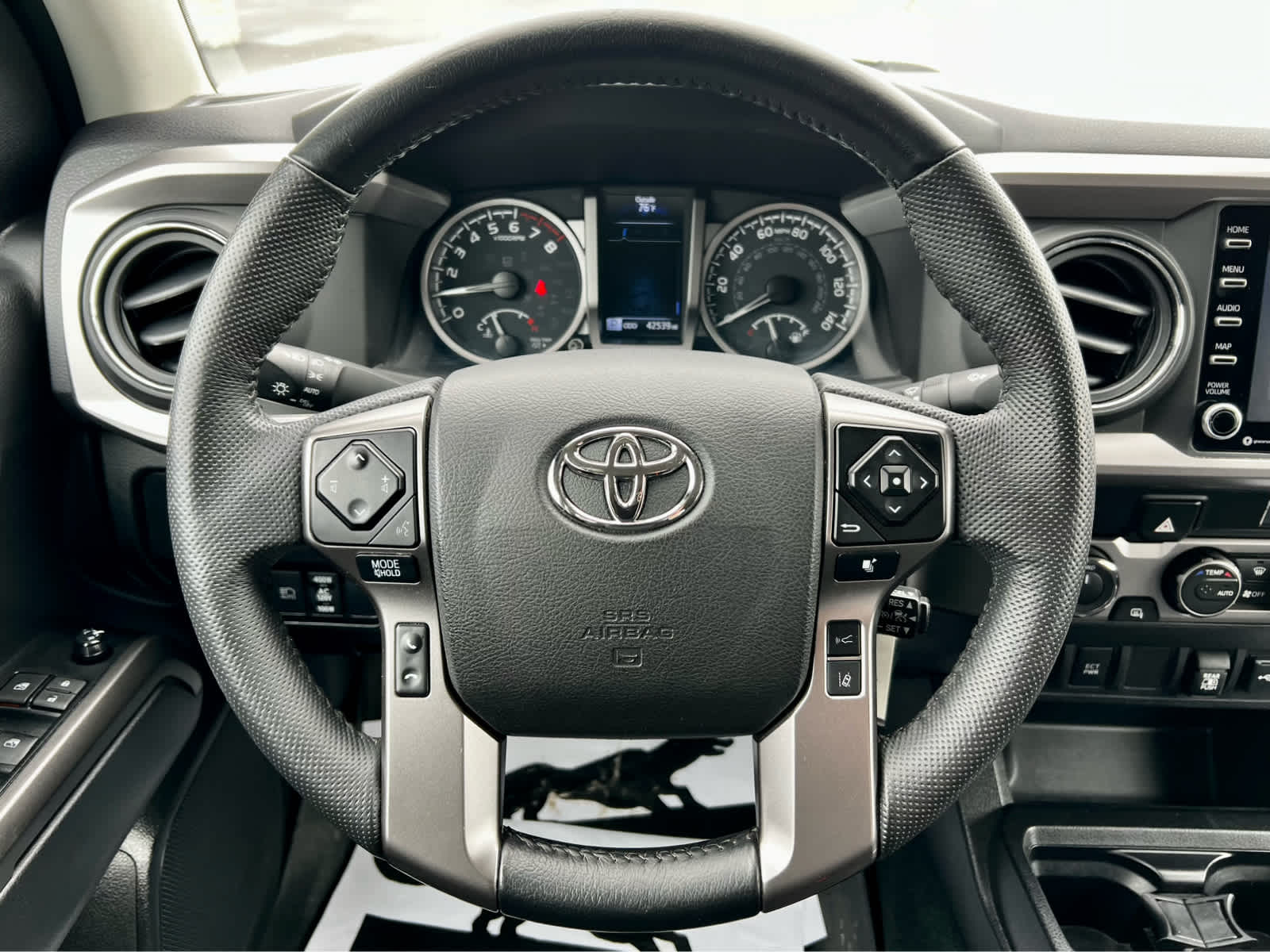 2022 Toyota Tacoma 4WD SR