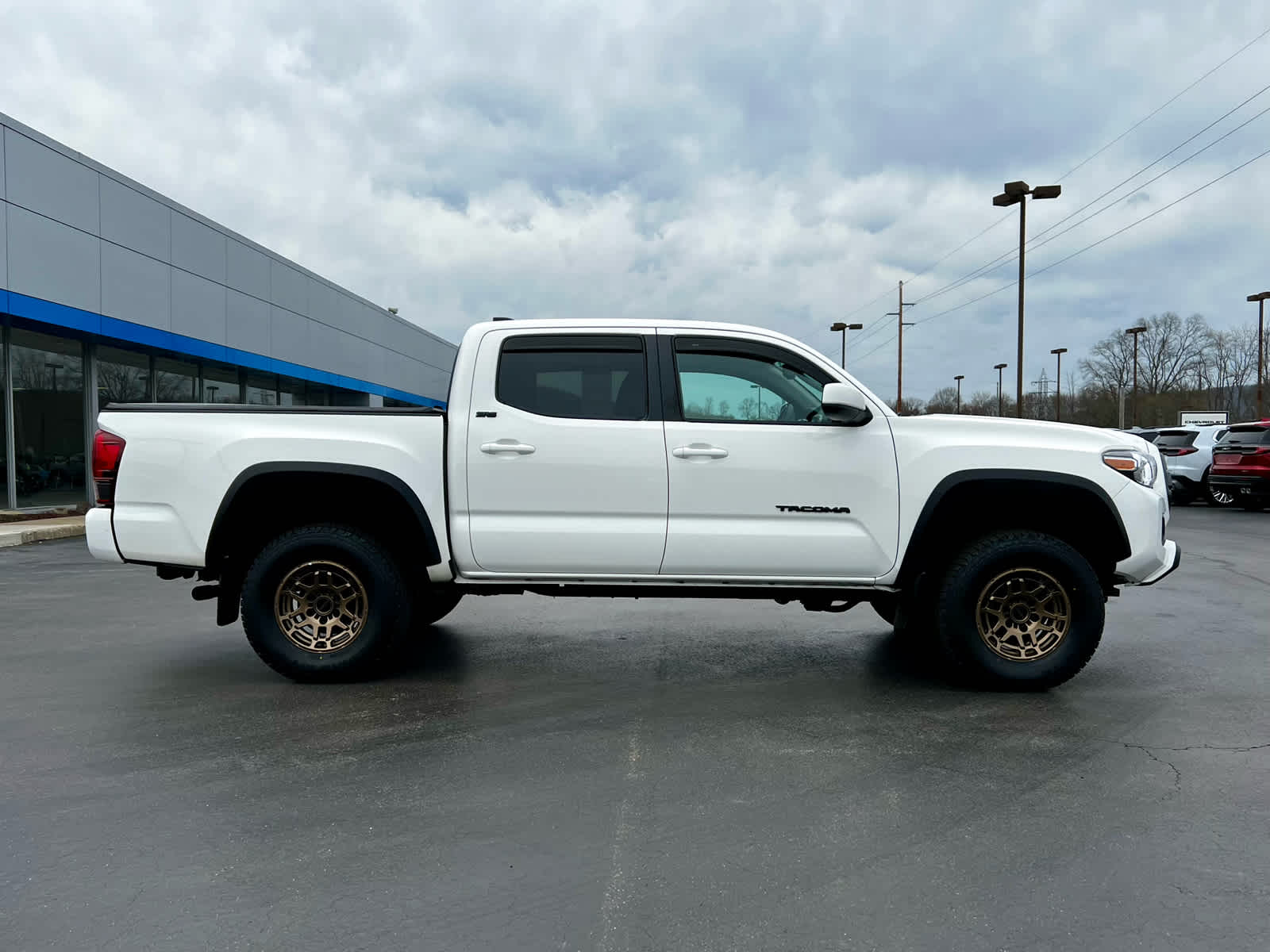 2022 Toyota Tacoma 4WD SR